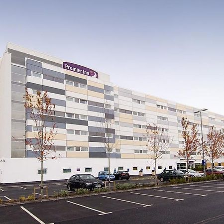 Premier Inn Manchester Airport Runger Lane North ヘイル エクステリア 写真