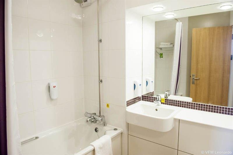 Premier Inn Manchester Airport Runger Lane North ヘイル エクステリア 写真