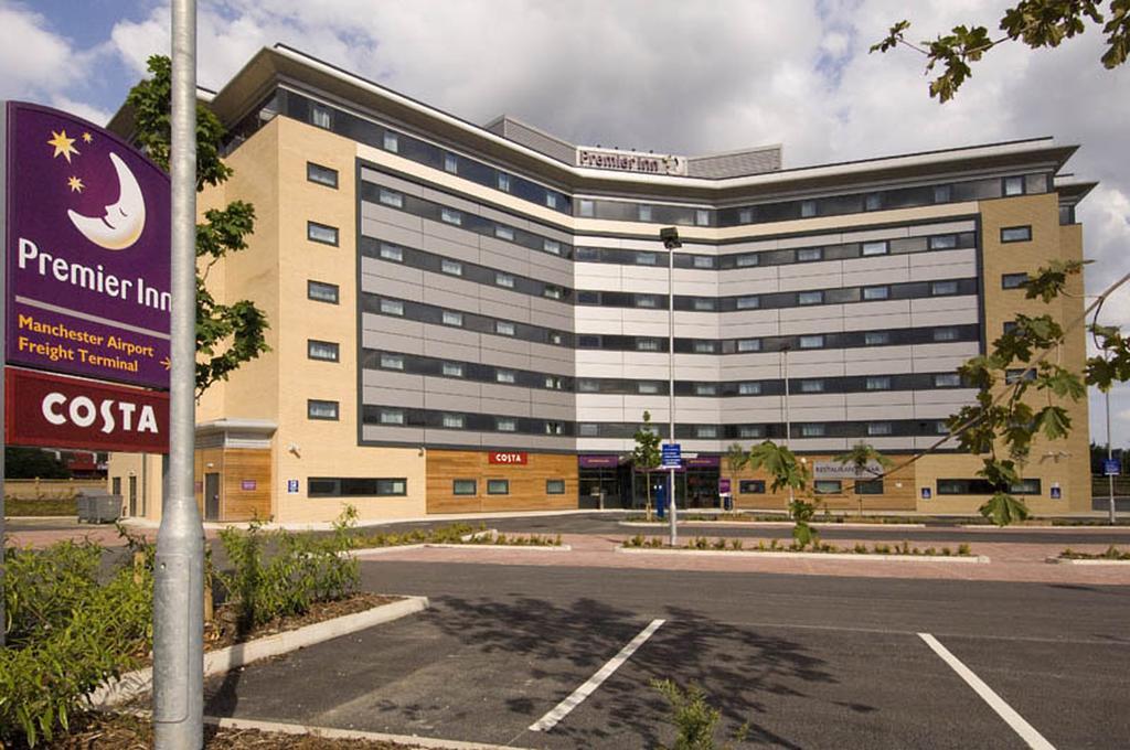 Premier Inn Manchester Airport Runger Lane North ヘイル エクステリア 写真